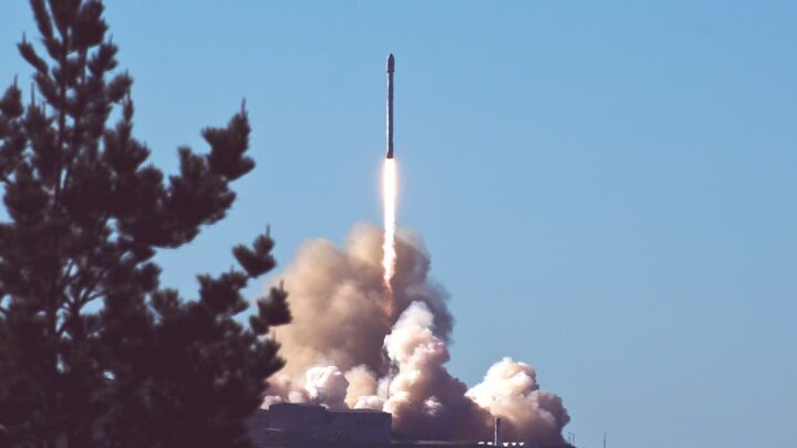 Człon rakiety Falcon 9 uderzy w Księżyc. Astronomowie apelują o obserwacje