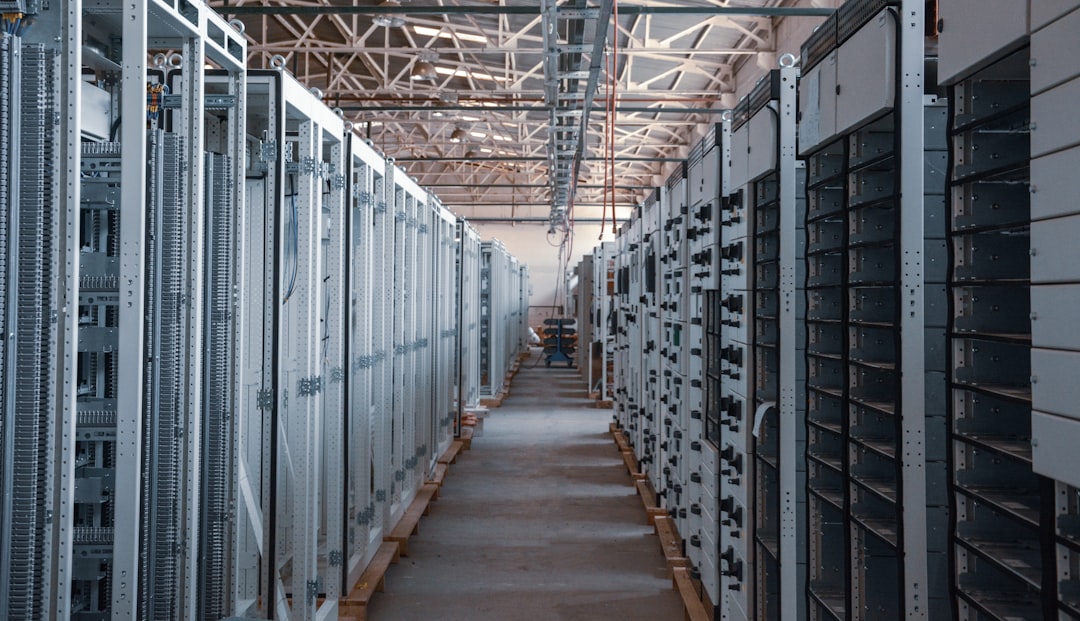 Gigafabryka AI w Polsce: rząd obiecuje specustawę, by zachęcić firmy do startu w przetargu