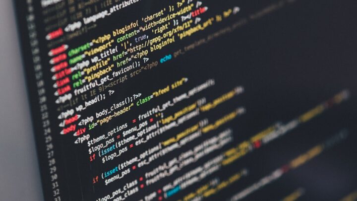 Jądro Linuksa: naprawiono wyścig o IV w algif_skcipher (CVE-2026-74578)