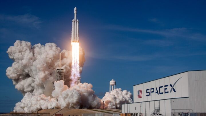 SpaceX ze setnym startem rakiety Falcon w 2026 roku