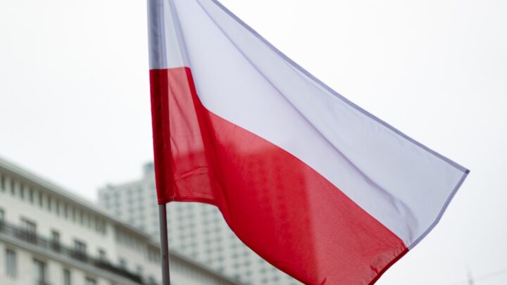 AI Act: urzędy mają czas do grudnia 2027 na systemy wysokiego ryzyka. Reszta obowiązków działa od sierpnia